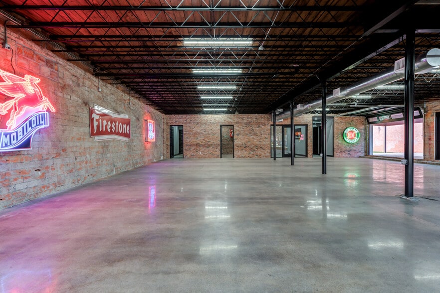 1213 Crickets Ave, Lubbock, TX à louer - Photo du bâtiment - Image 2 de 36