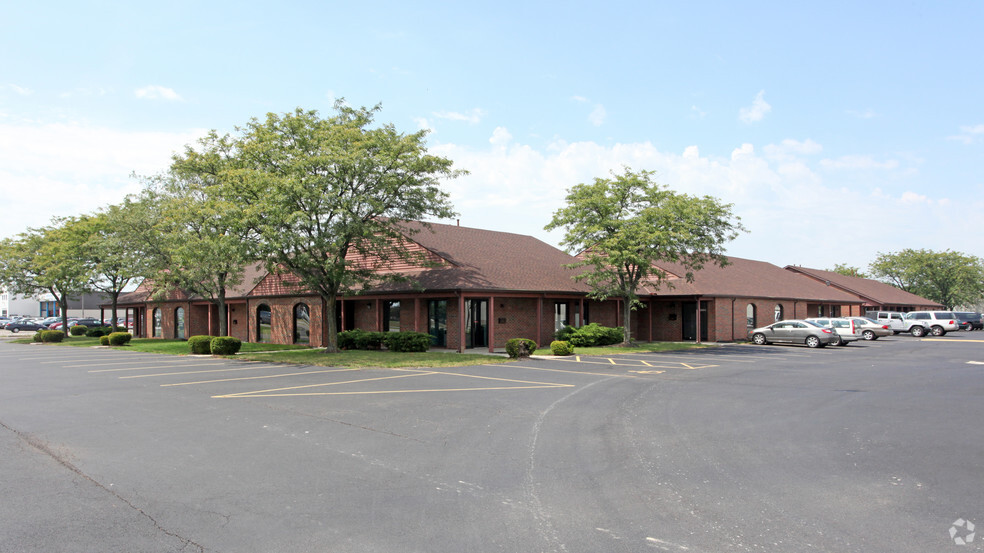 2688-2710 Billingsley Rd, Columbus, OH for lease - Building Photo - Image 2 of 2