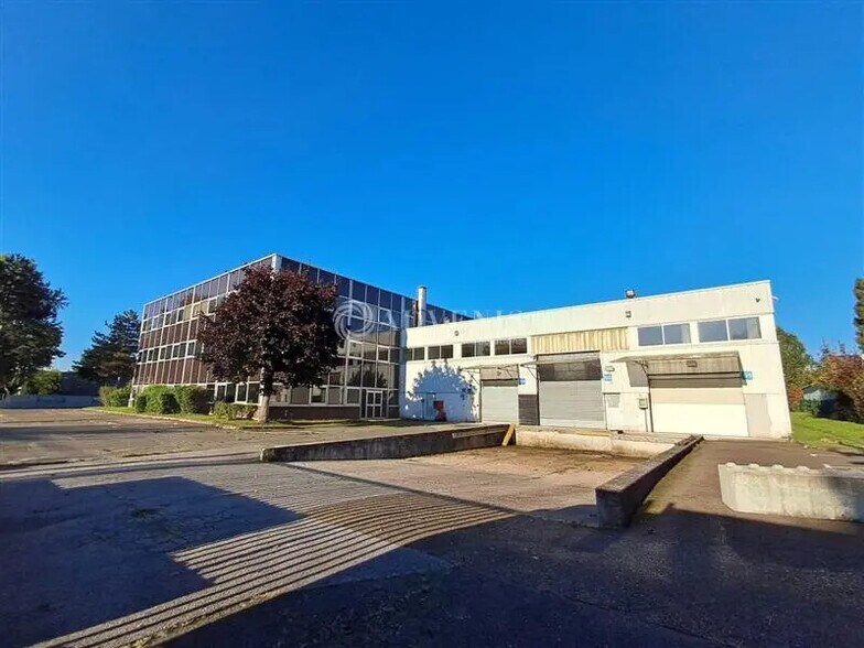 Industriel dans Buc à louer - Photo du bâtiment - Image 2 de 7