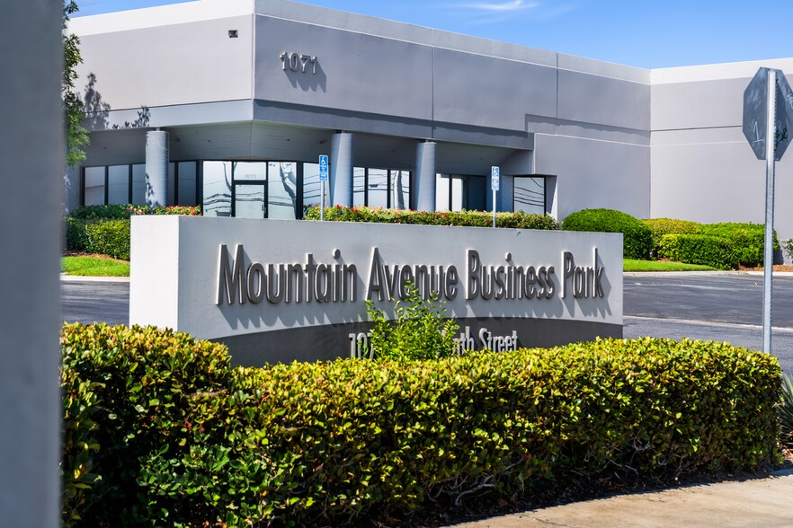 1101-1149 W 9th St, Upland, CA for lease - Building Photo - Image 2 of 9