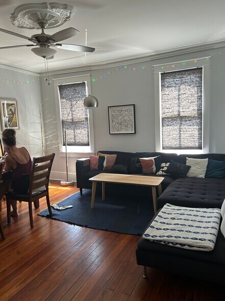 4227 Main St, Philadelphia, PA à vendre - Photo intérieure - Image 3 de 19