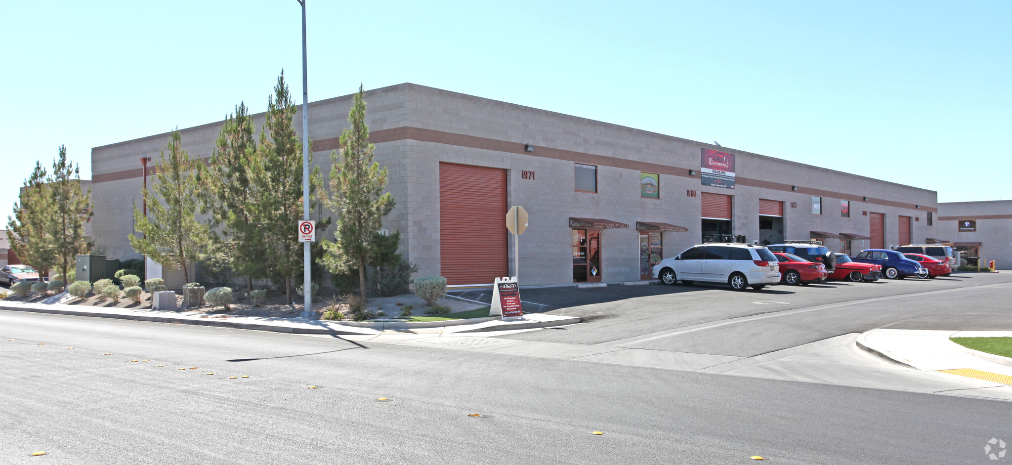 1963-1971 Whitney Mesa Dr, Henderson, NV for lease Primary Photo- Image 1 of 26