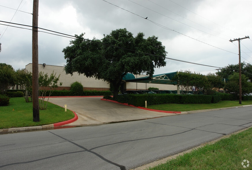 8319 Chancellor Row, Dallas, TX for sale - Primary Photo - Image 1 of 13