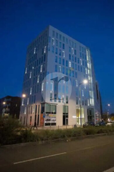 Office in Lille for lease - Building Photo - Image 3 of 4