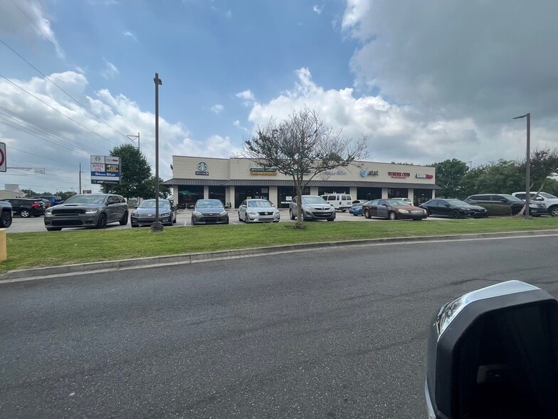 3148 Ambassador Caffery Pky, Lafayette, LA for lease - Building Photo - Image 2 of 6