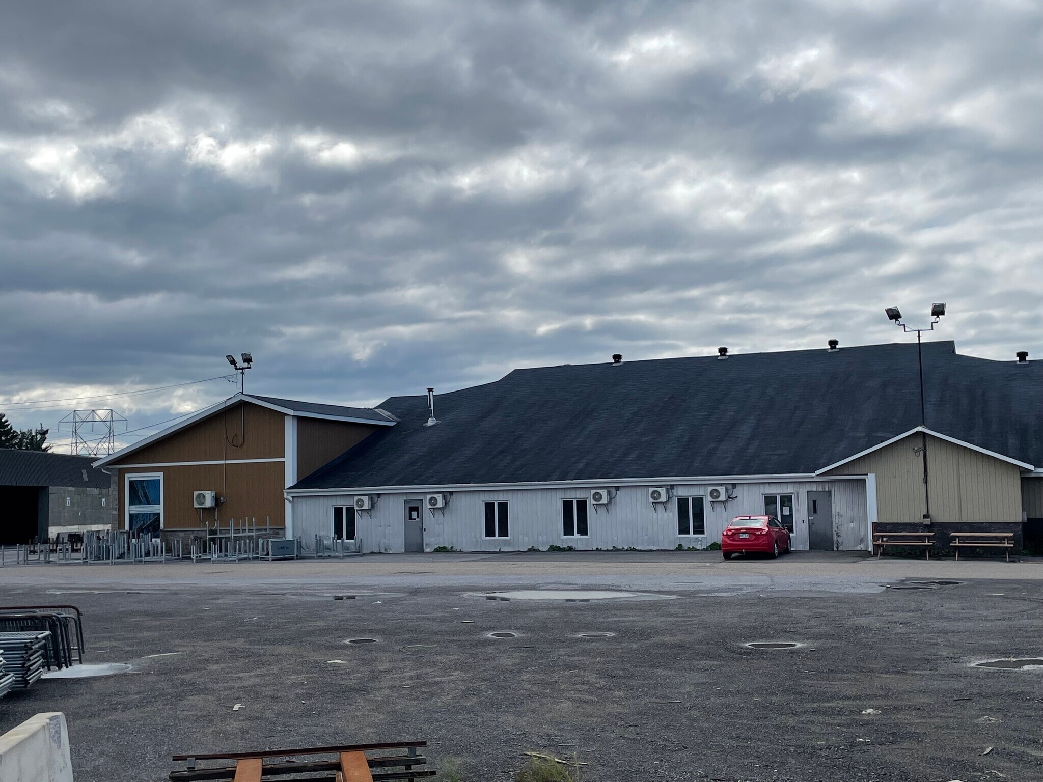 3035 Rue Des Prairies, Trois-Rivières, QC for lease Primary Photo- Image 1 of 5