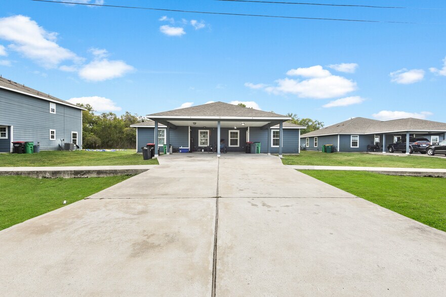 117 Craig St, Baytown, TX à vendre - Photo du bâtiment - Image 1 de 20