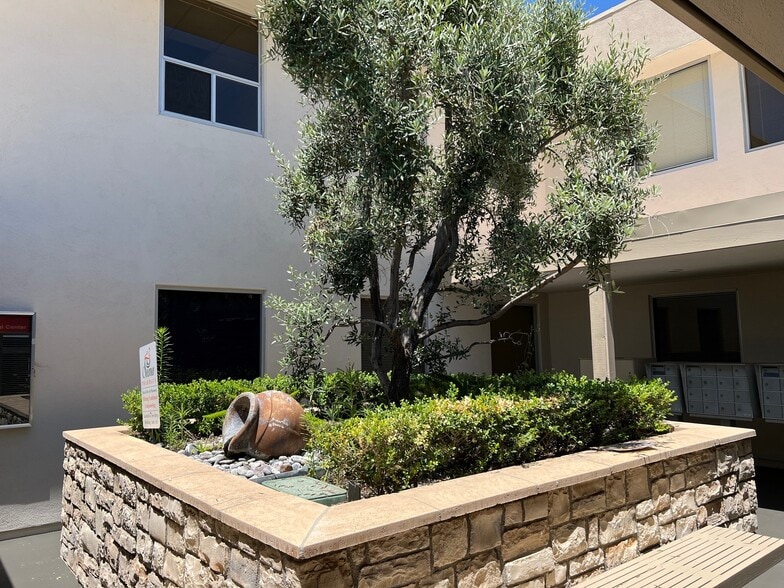 3901 Las Posas Rd, Camarillo, CA for lease - Building Photo - Image 3 of 9