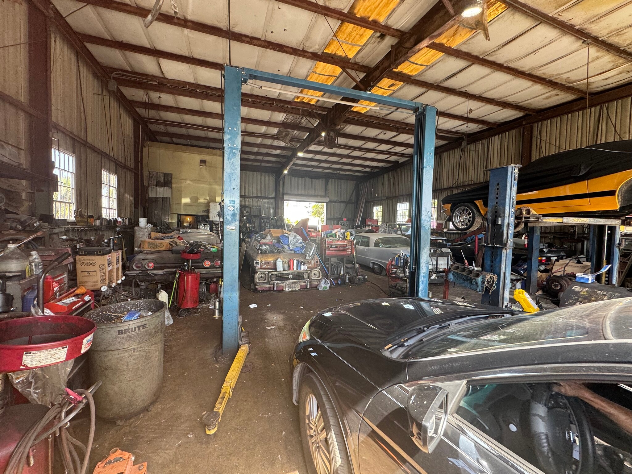 2215 Indian Rd, West Palm Beach, FL à vendre Photo du bâtiment- Image 1 de 1