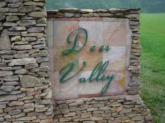 Deer Valley Drive, Warne, NC à vendre - Photo du bâtiment - Image 3 de 6