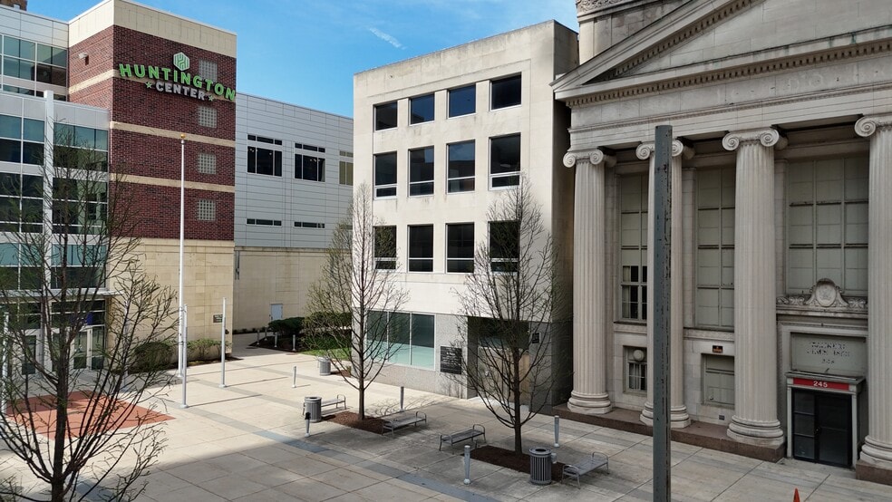 241 N Superior St, Toledo, OH for lease - Building Photo - Image 2 of 8