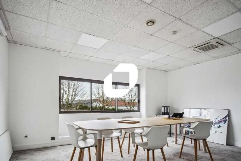 Flex in Saint-Soupplets for lease Interior Photo- Image 1 of 14