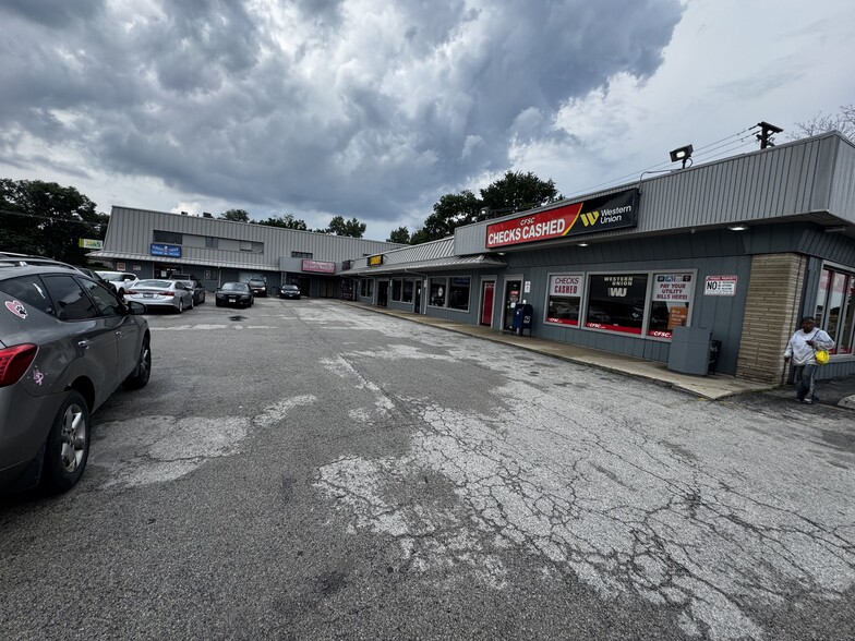 403-419 W Lincoln Hwy, Chicago Hts, Chicago Heights, IL for lease - Building Photo - Image 3 of 5