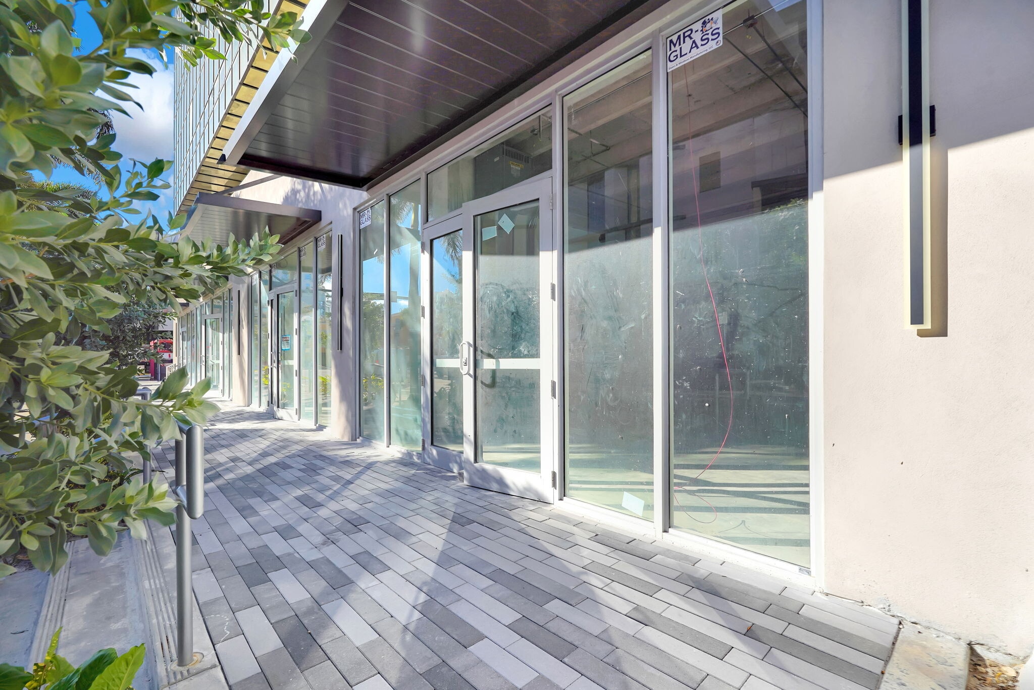 1909 Tyler St, Hollywood, FL for lease Interior Photo- Image 1 of 1