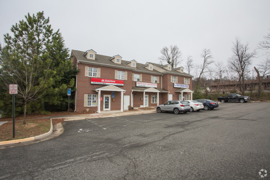 7200-7204 Fordson Rd, Alexandria, VA à louer - Photo du bâtiment - Image 2 de 10