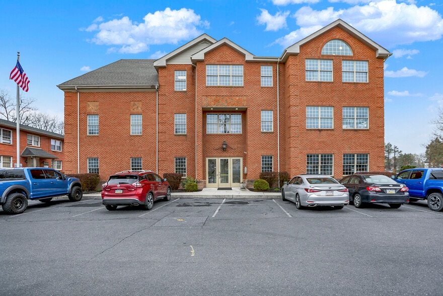 3913-3915 Market St portefeuille de 2 propriétés à vendre sur LoopNet.ca - Photo principale - Image 1 de 2