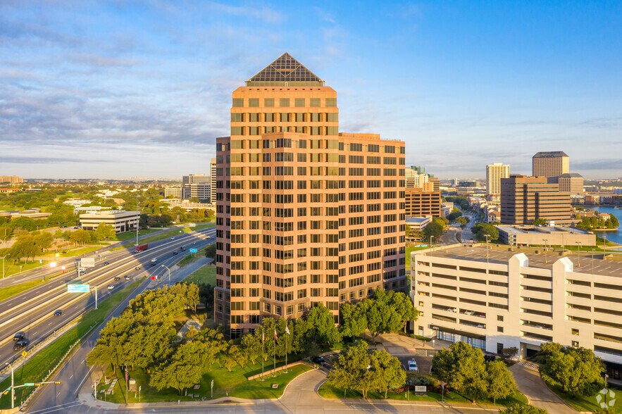 545 E John Carpenter Fwy, Irving, TX à louer - Photo du bâtiment - Image 2 de 24