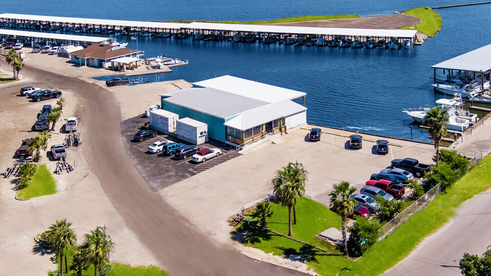 4236 Laguna Shores Rd, Corpus Christi, TX for sale - Building Photo - Image 2 of 23