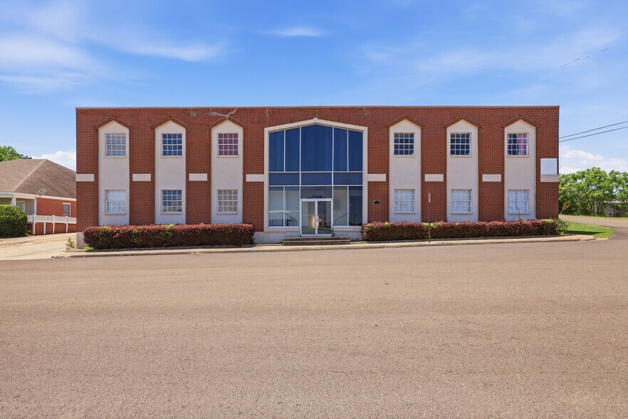 4795 Mcwillie Dr, Jackson, MS à vendre - Photo du bâtiment - Image 2 de 33