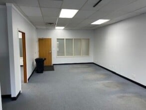 1626 Dekalb Ave, Sycamore, IL à louer Photo intérieure- Image 2 de 9