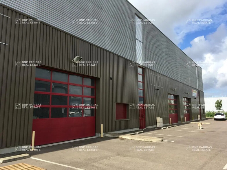 Flex in Levernois for lease - Building Photo - Image 1 of 9