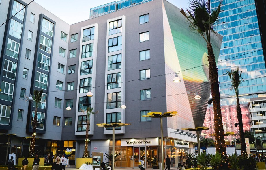 3183 Wilshire Blvd, Los Angeles, CA à louer - Photo du bâtiment - Image 1 de 1
