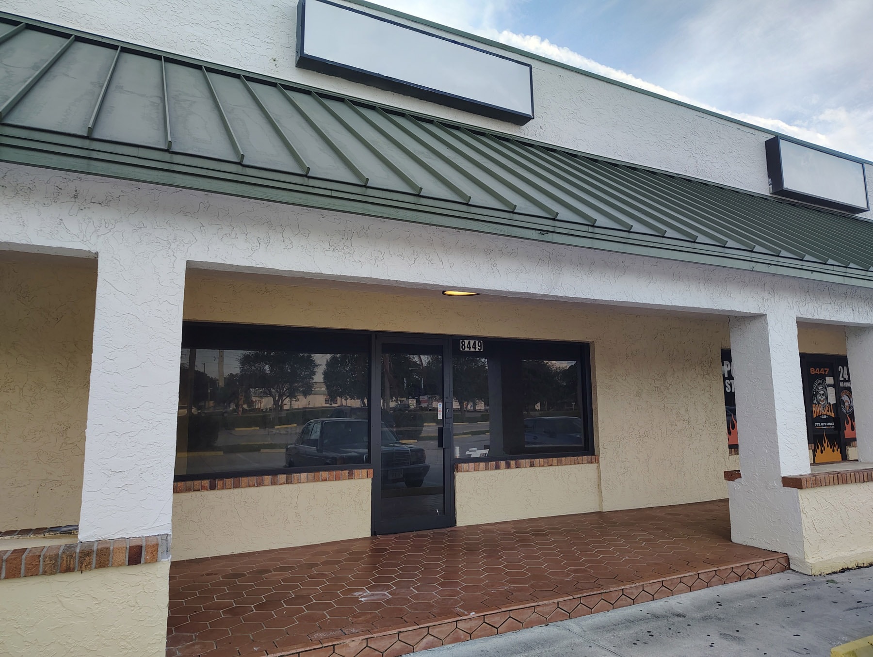 8421-8425 S US Highway 1, Port Saint Lucie, FL à louer Photo intérieure- Image 1 de 2