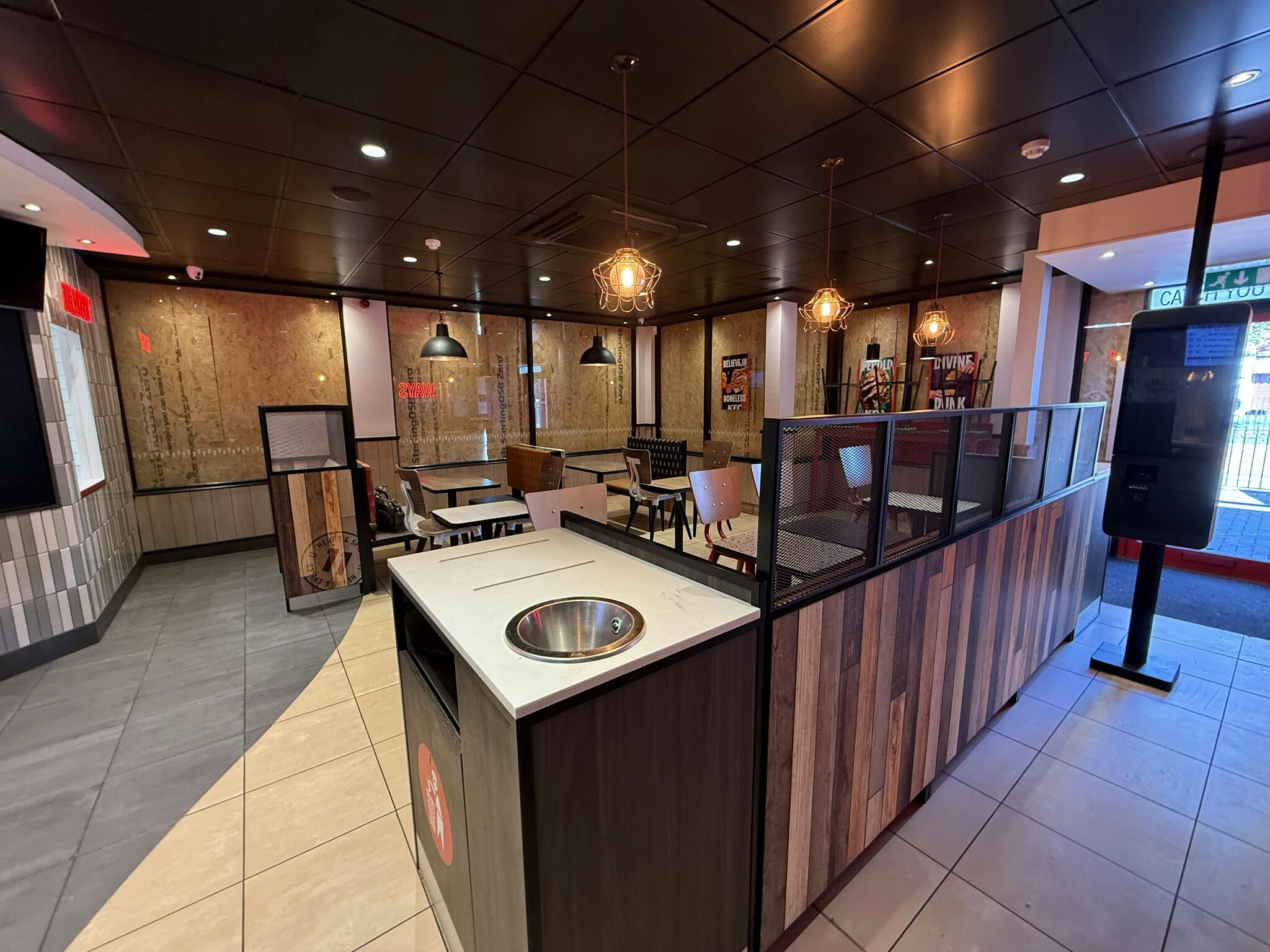 177 Beverley Rd, Hull for lease Interior Photo- Image 1 of 4