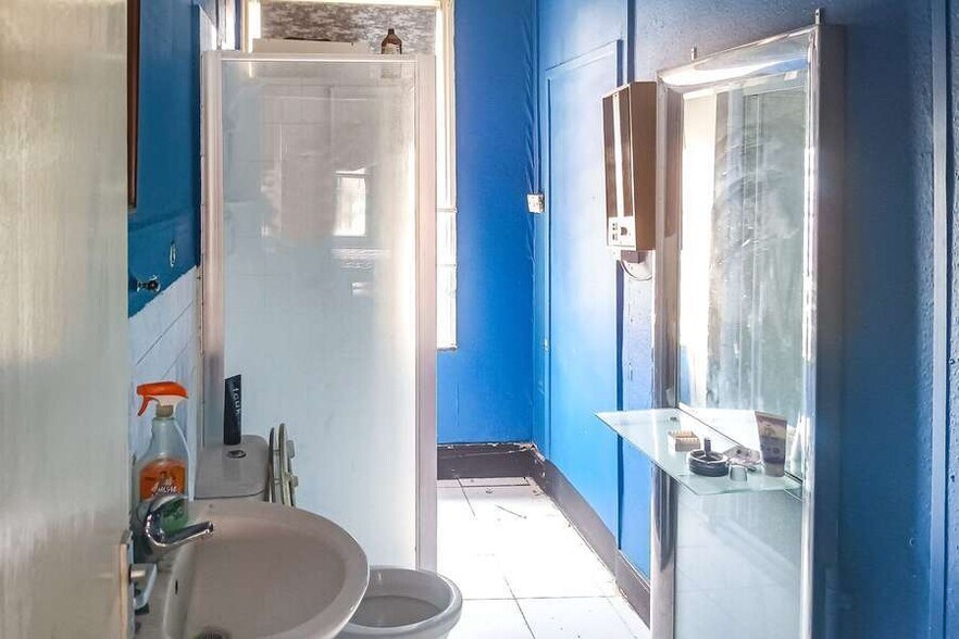 99 High St, Andover for sale - Interior Photo - Image 3 of 6