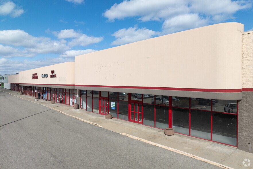 1700-1860 N Richmond Rd, Mchenry, IL à louer - Photo du bâtiment - Image 1 de 15