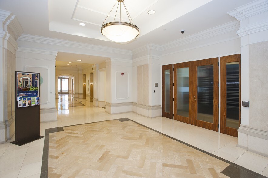 320 E Main St, Spartanburg, SC à louer - Hall d’entrée - Image 3 de 8