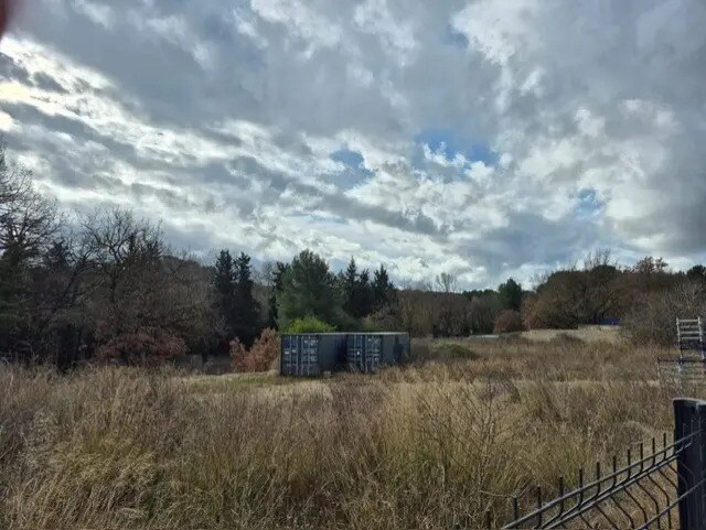 Land in Saint-Cannat for lease - Building Photo - Image 3 of 5