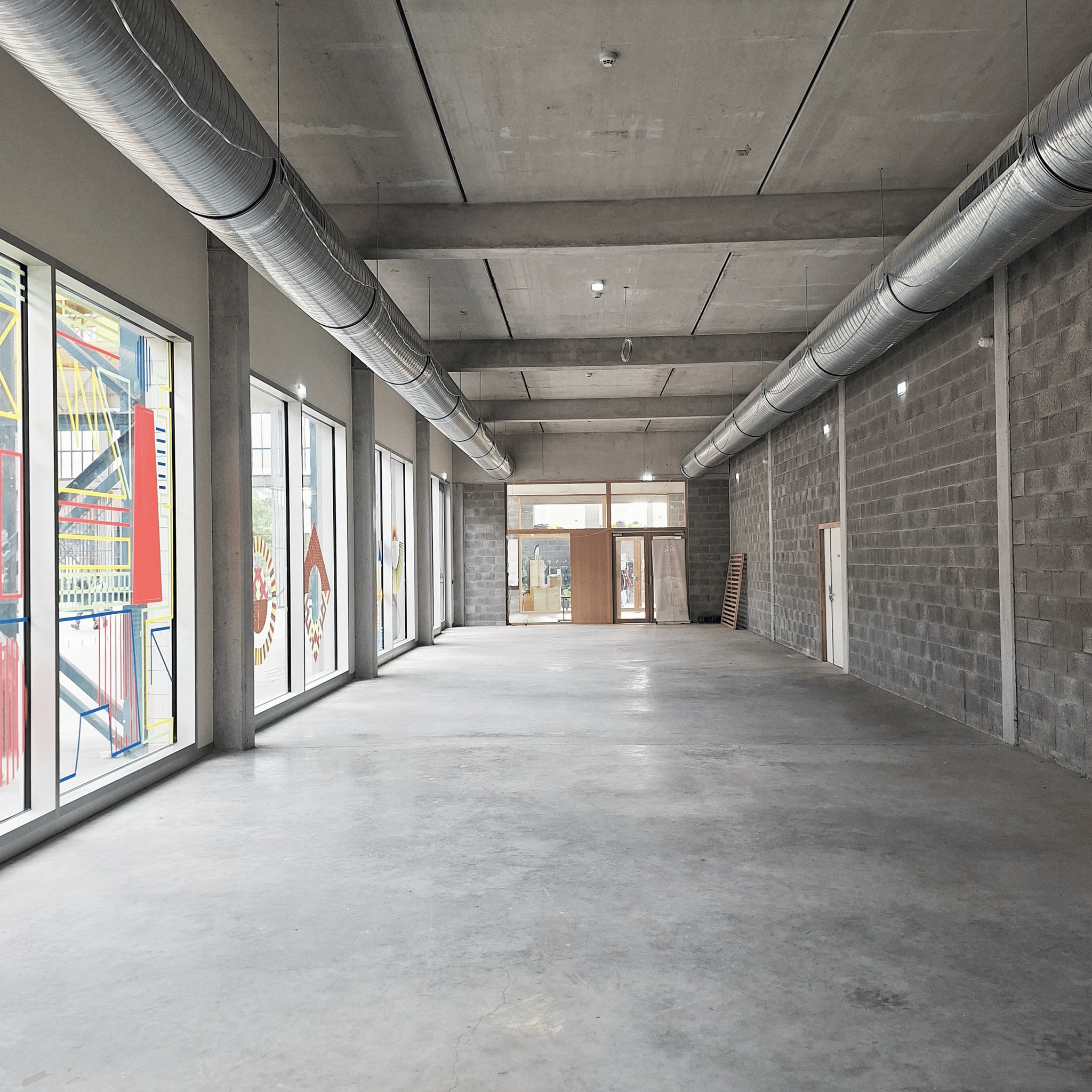 Fives, Lille for lease Interior Photo- Image 1 of 10