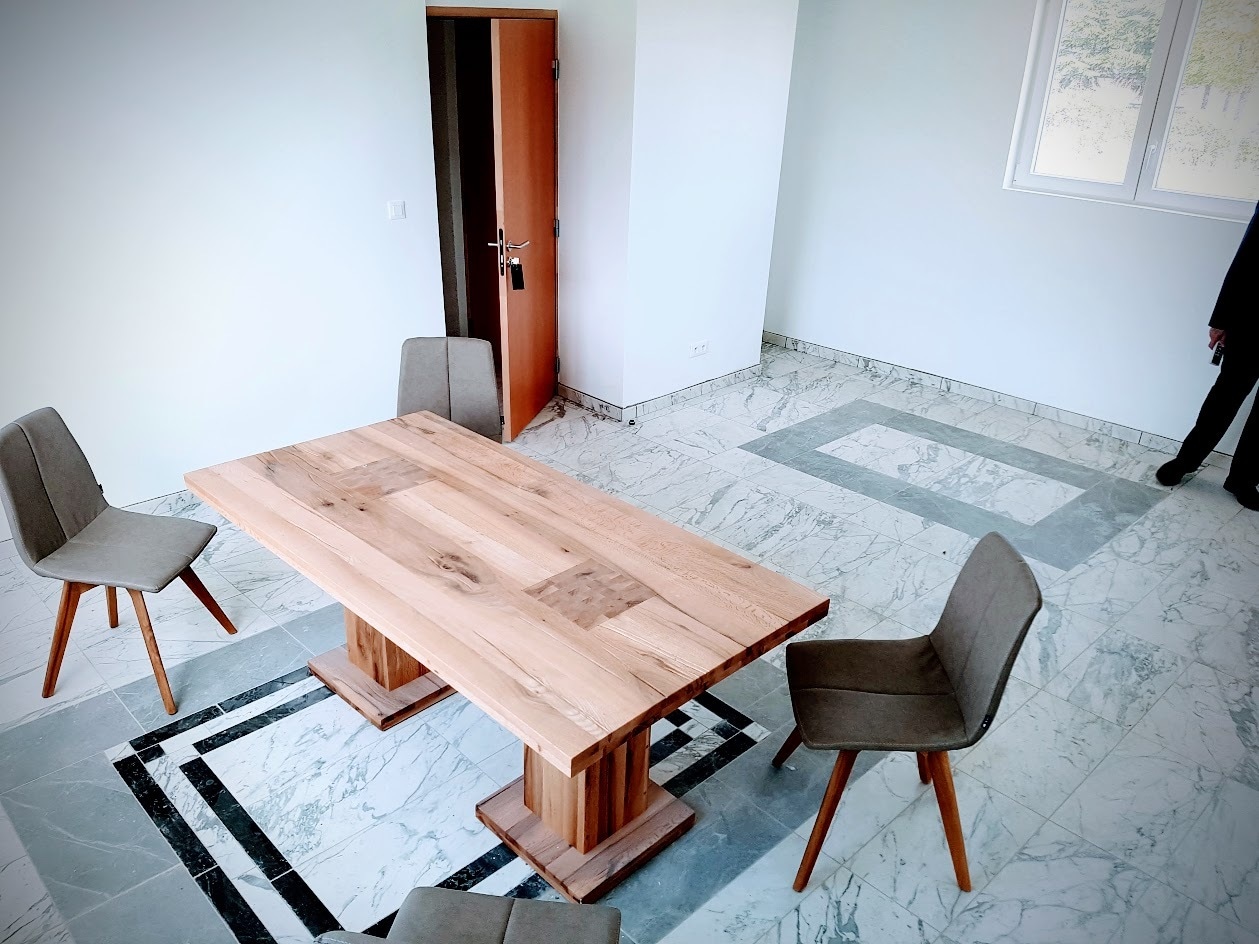 388 Avenue Charles De Gaulle, Vénissieux for lease Interior Photo- Image 1 of 7