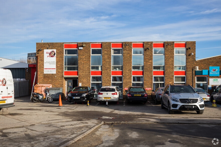 12A-12C Sovereign Way, Tonbridge à louer - Photo du bâtiment - Image 3 de 4