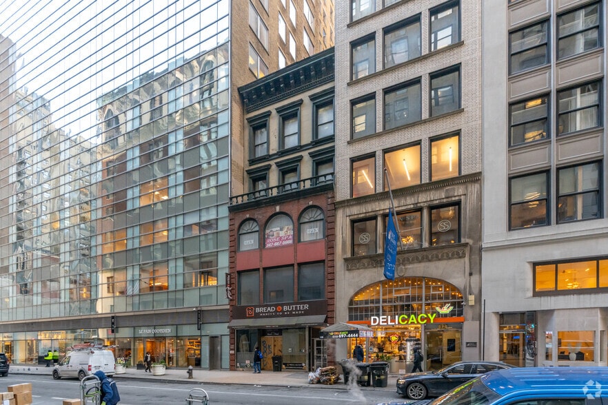 14 E 44th St, New York, NY for lease - Building Photo - Image 2 of 5