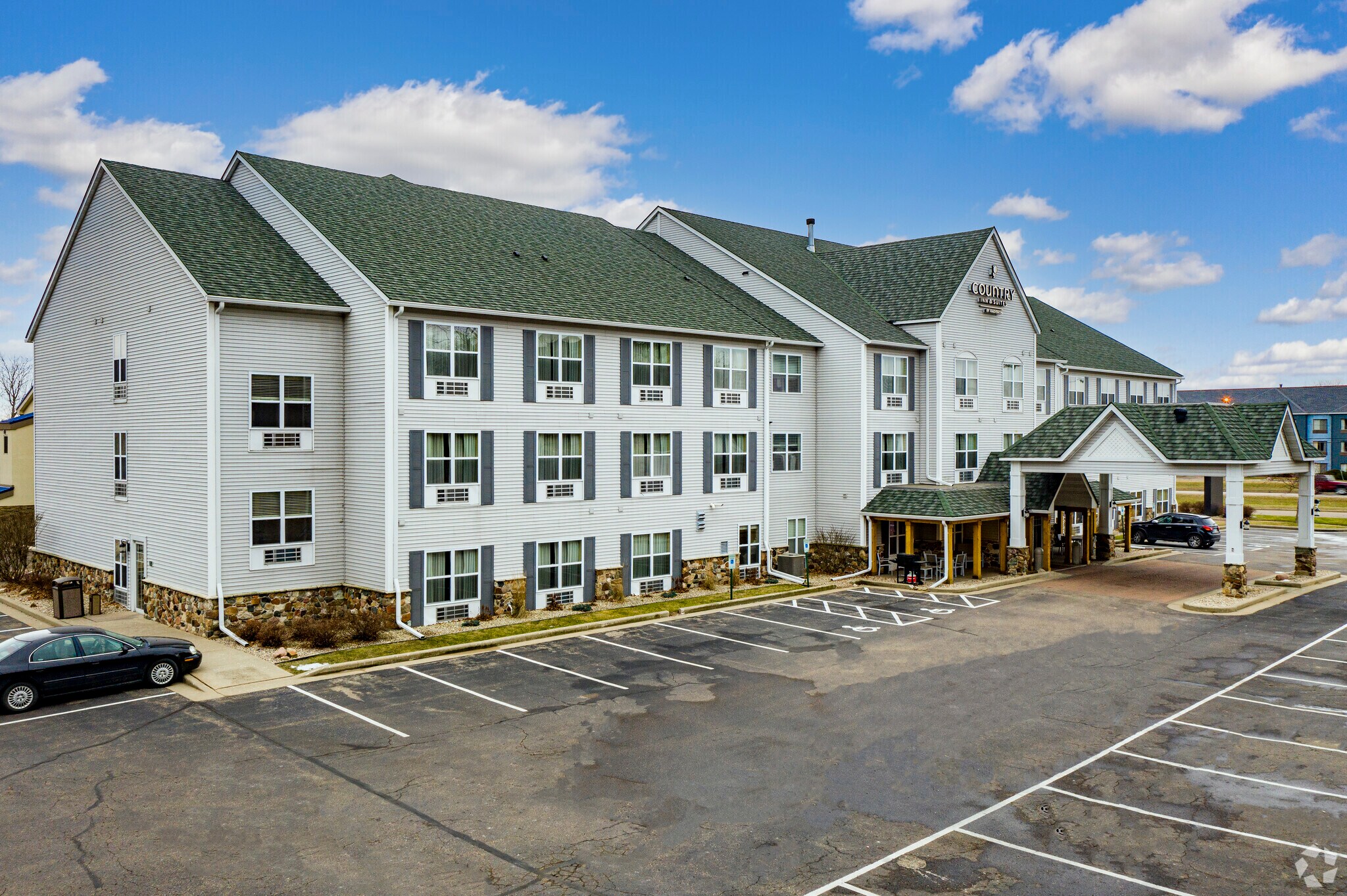 301 Division St N, Stevens Point, WI à vendre Photo principale- Image 1 de 1