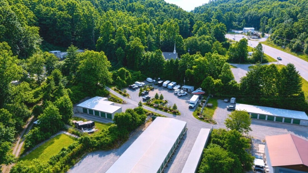 14 Huntley Cir, Fairview, NC à vendre - Vidéo sur l’inscription commerciale - Image 2 de 16