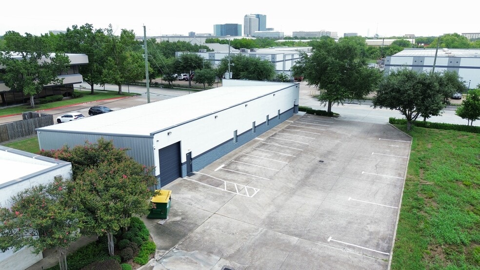 3664 Walnut Bend Ln, Houston, TX for sale - Building Photo - Image 2 of 7