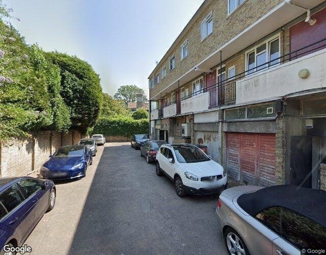 80-82 Inner Park Rd, London for lease - Building Photo - Image 2 of 4