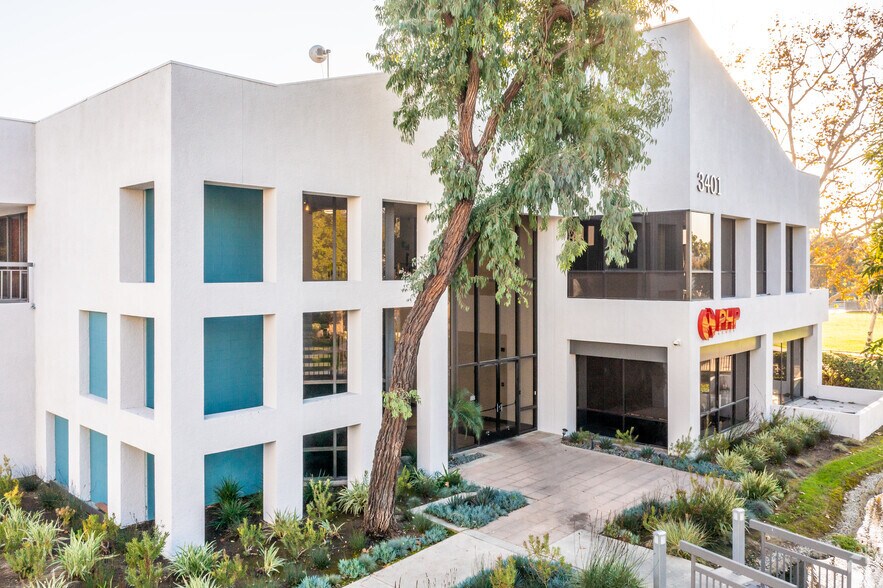 3401 W Sunflower Ave, Santa Ana, CA à louer - Photo principale - Image 1 de 13