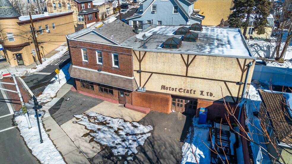 307 Paterson Ave, East Rutherford, NJ à vendre - Photo du bâtiment - Image 3 de 12