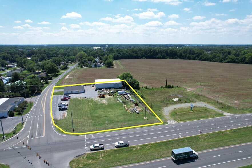 11027 Delaware Ave, Laurel, DE à vendre - Photo du bâtiment - Image 1 de 30