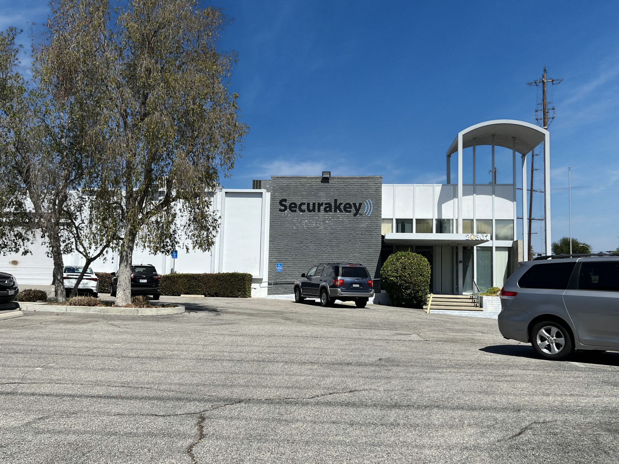 20301 Nordhoff St, Chatsworth, CA for lease Building Photo- Image 1 of 6