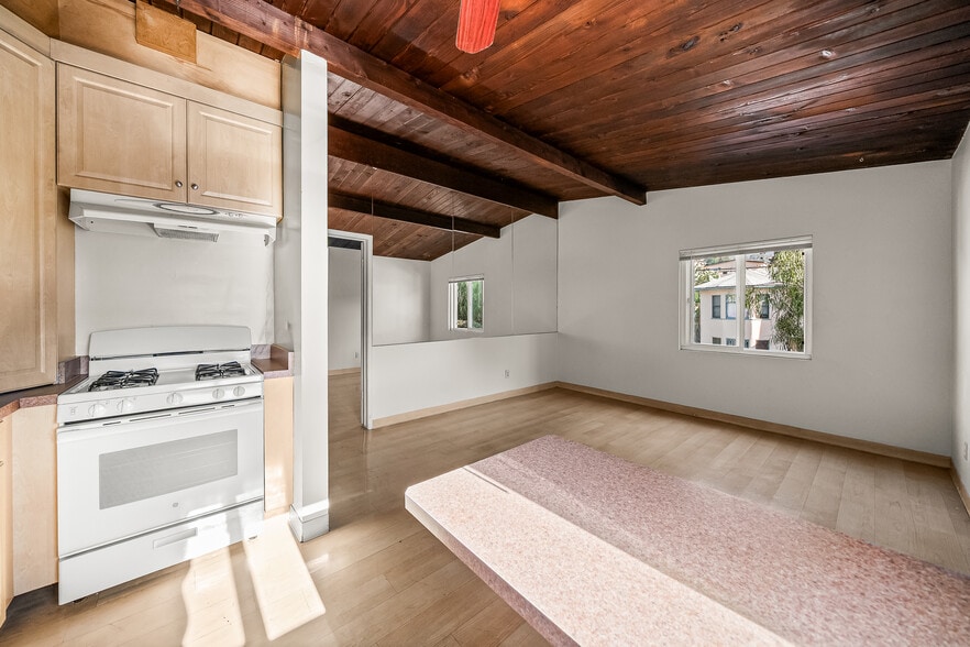 1011 Laguna St, Santa Barbara, CA à vendre - Photo intérieure - Image 3 de 14