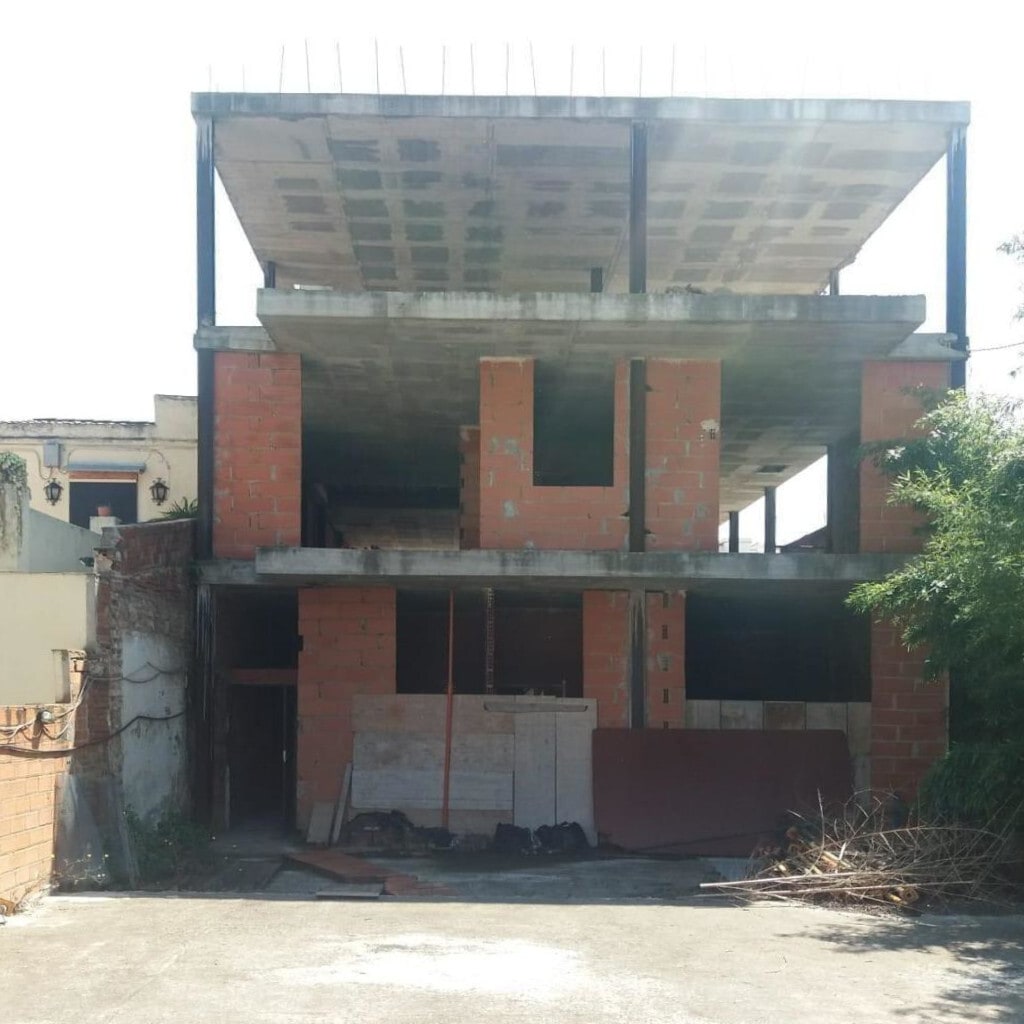 Immeuble residentiel dans El Prat de Llobregat, Barcelona à vendre Photo du bâtiment- Image 1 de 4