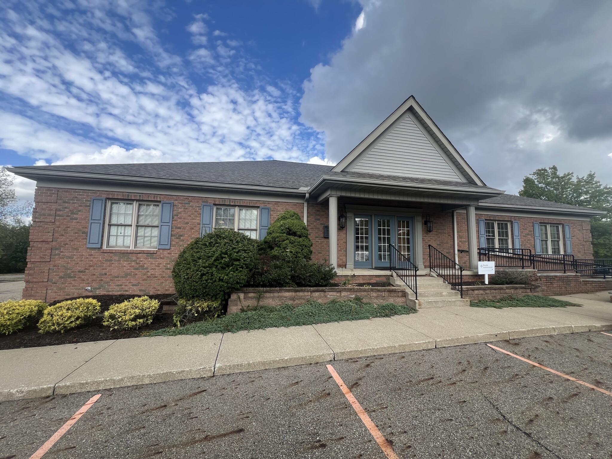 971 E Turkeyfoot Lake Rd, Akron, OH à louer Photo principale- Image 1 de 3