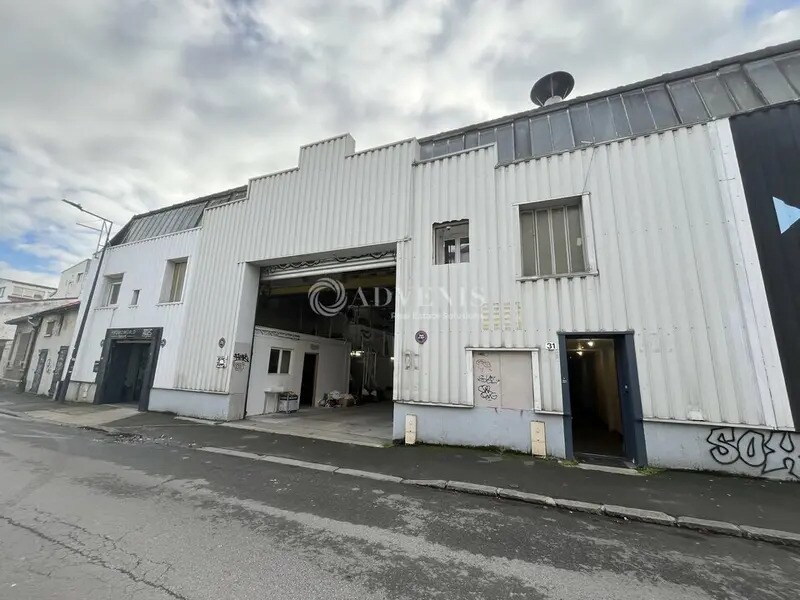 Flex in Montreuil for lease Building Photo- Image 1 of 10