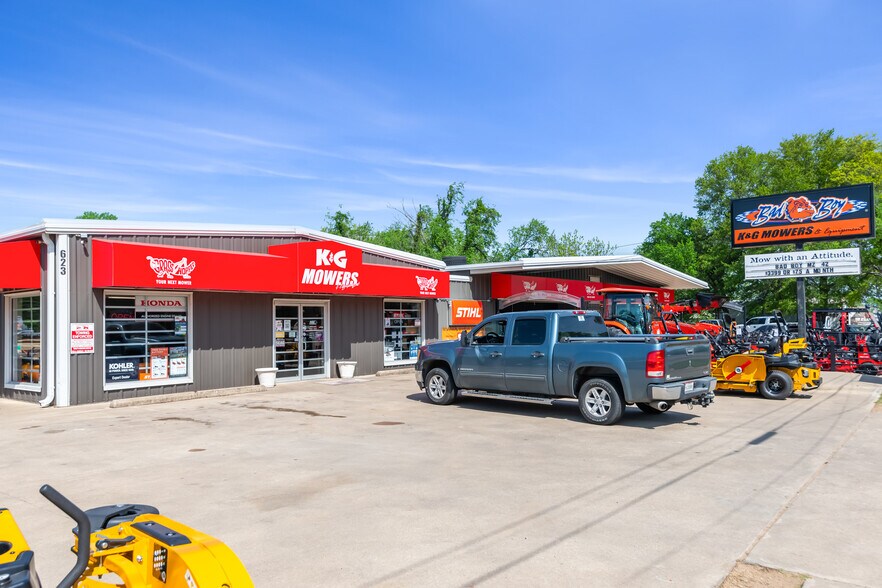 Industrial Portfolio Sale Leaseback portefeuille de 9 propriétés à vendre sur LoopNet.ca - Photo du bâtiment - Image 3 de 3