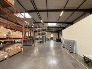 Office in Meyzieu for lease Interior Photo- Image 1 of 8